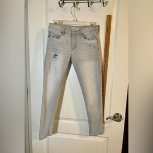 Banana Republic distressed Skinny Jeans in grey!